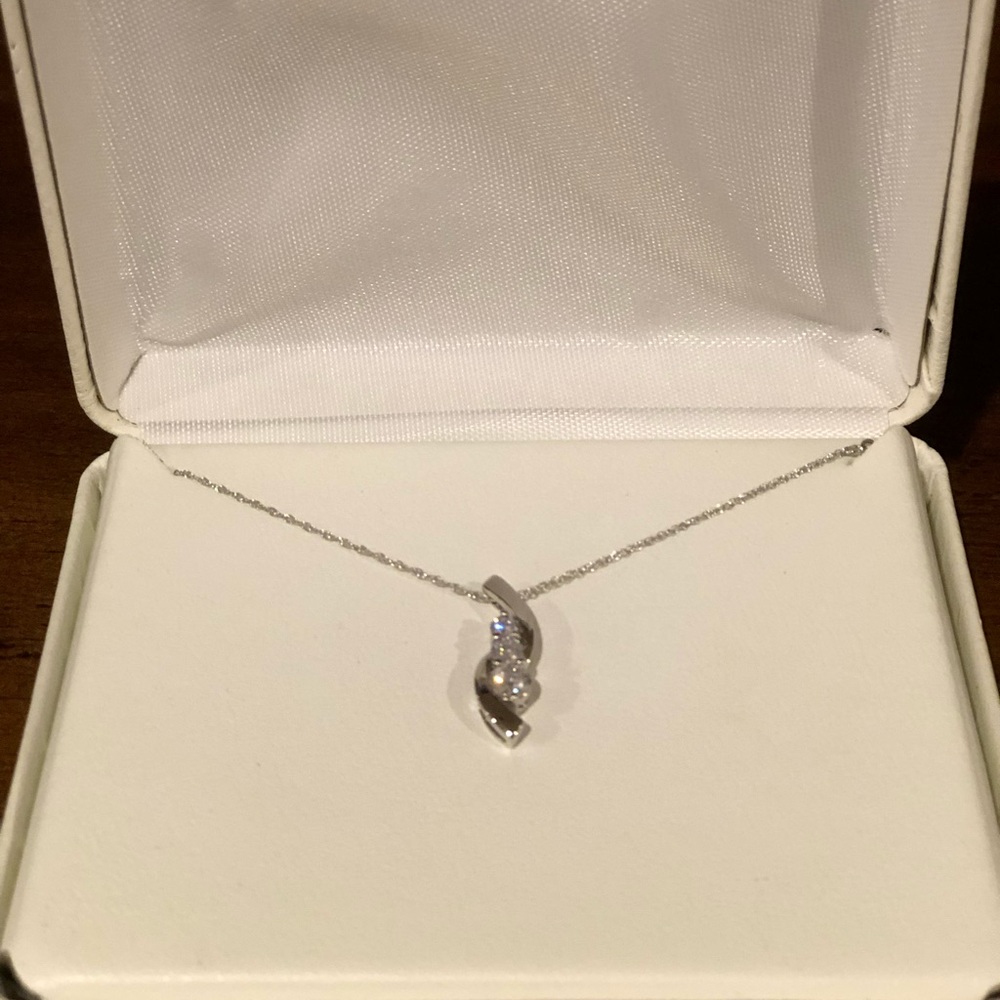 Sterling silver pendant necklace
